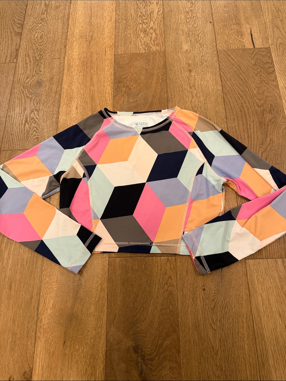 Carve Designs Cropped Kalani Geometric Rashguard - M